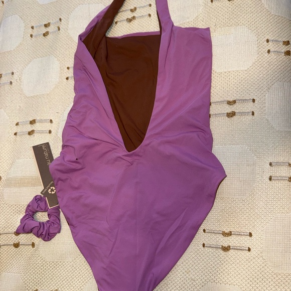Gottex Au Natural solid reversible one piece swimsuit - Picture 10 of 10